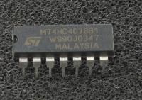 M74HC4078B1