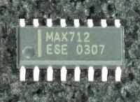 MAX712ESE-T