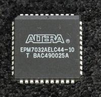 EPM7032AELC44-10T